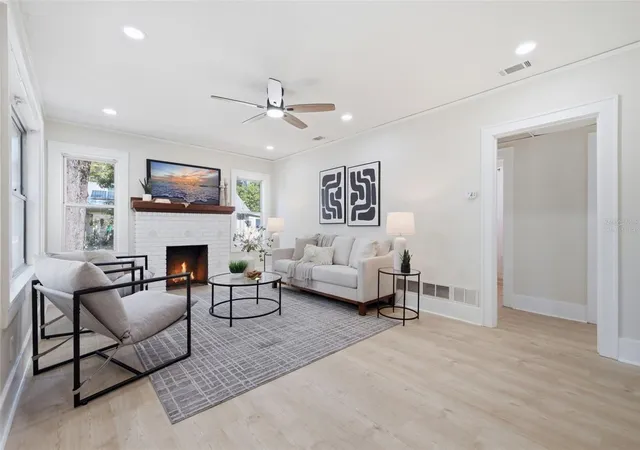 4th image of 1235 Idlewild Dr, Clearwater, FL 33755 | MLS# O6423631