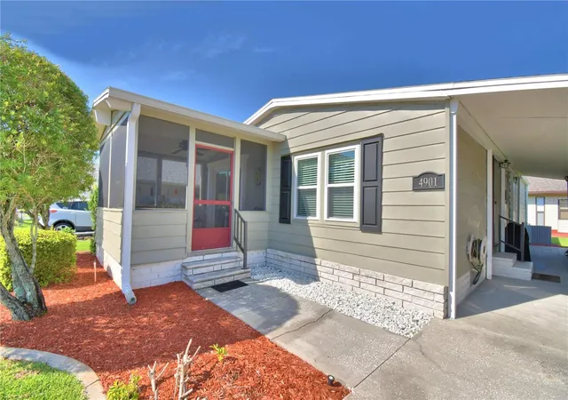 5th image of 4901 Colonnades Cir E, Lakeland, FL 33811 | MLS# L4963376
