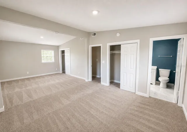Photo 4 of Single family home for sale at 910 W 8th Street, Lakeland, FL 33805 | MLS# S5153357 | Listing updated on 2026-09-26