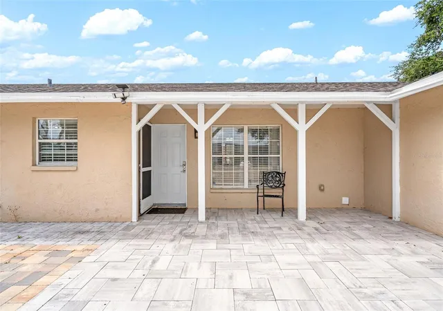 Photo 4 of Single family home for sale at 537 Melody Cir, Sarasota, FL 34237 | MLS# A4699486 | Listing updated on 2026-10-04