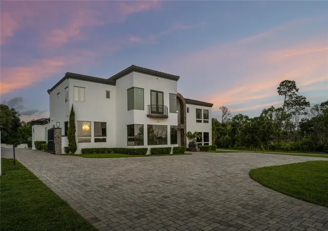 2nd image of 736 Lake Winnemissett Dr, Deland, FL 32724 | MLS# O6423636