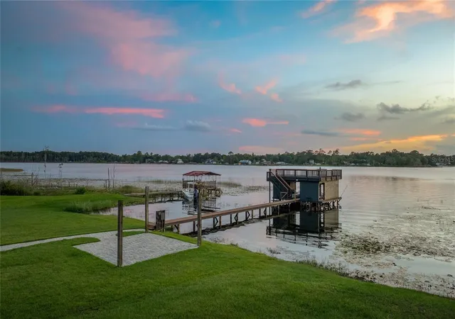 3rd image of 736 Lake Winnemissett Dr, Deland, FL 32724 | MLS# O6423636
