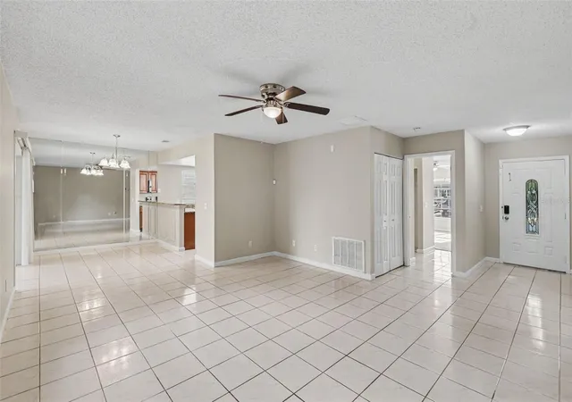 Photo 4 of Single family home for sale at 301 Regal Park Dr, Valrico, FL 33594 | MLS# O6423645 | Listing updated on 2026-09-29