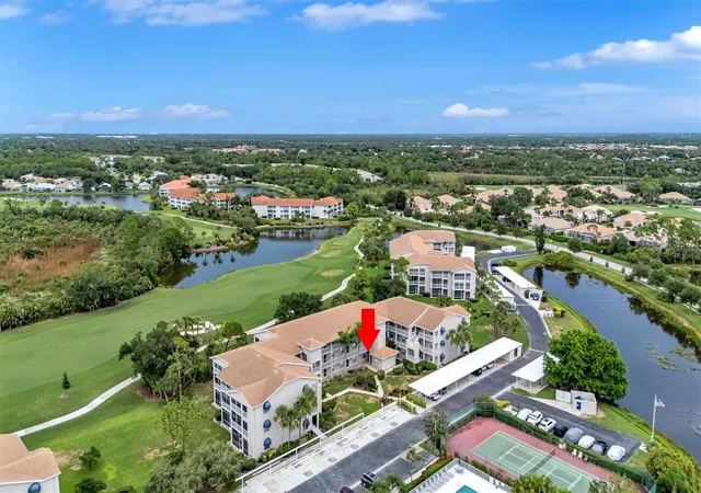 Photo 3 of Condo for sale at 9620 Club S Cir #5107, Sarasota, FL 34238 | MLS# A4699493 | Listing updated on 2026-10-02