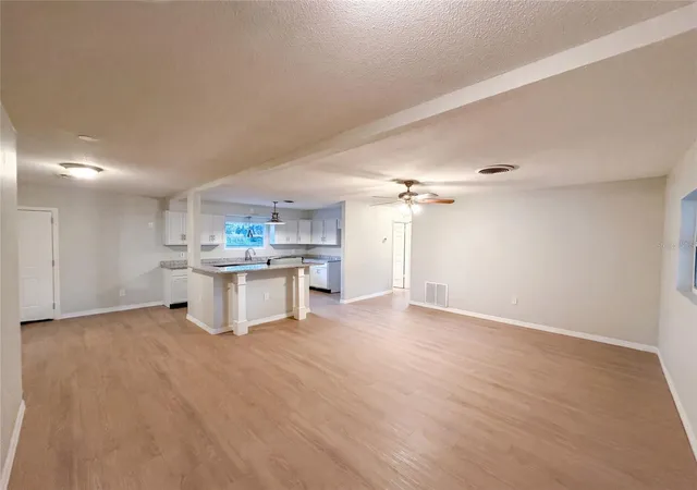 Homes for sale in Tavares, FL | 827 Dora Ave, Tavares, FL 32778 | MLS# O6423654