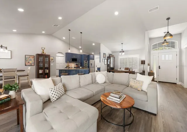 5th image of 668 Mehlenbacher Rd, Belleair, FL 33756 | MLS# TB8527459