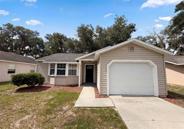 Homes for sale in Leesburg, FL | 2715 Lorraine Dr, Leesburg, FL 34748 | MLS# O6423666