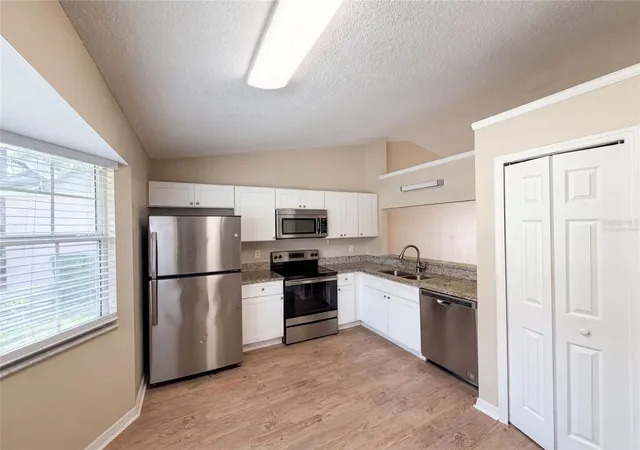Homes for sale in Leesburg, FL | 2715 Lorraine Dr, Leesburg, FL 34748 | MLS# O6423666