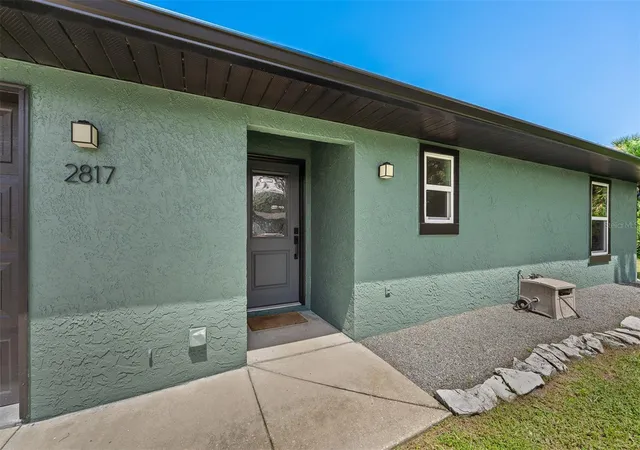 Photo 4 of Single family home for sale at 2817 Yule Tree Dr, Edgewater, FL 32141 | MLS# V4950119 | Listing updated on 2026-08-27