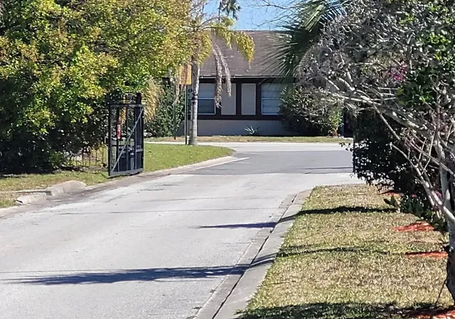Photo 22 of Sale Pending at 1002 Oropesa Ave, Orlando, FL 32807 | MLS# O6423677 | Listing updated on 2026-09-13