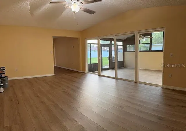 Photo 4 of Sale Pending at 1002 Oropesa Ave, Orlando, FL 32807 | MLS# O6423677 | Listing updated on 2026-09-13