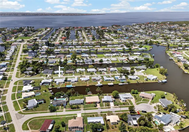 3rd image of 321 Weber Ter, Port Charlotte, FL 33952 | MLS# C7528204