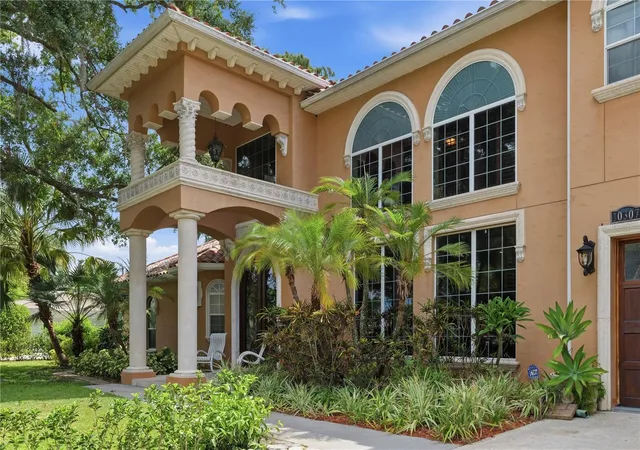 Photo 3 of Single family home for sale at 10307 Reclinata Ln, Tampa, FL 33618 | MLS# TB8527496 | Listing updated on 2026-08-22