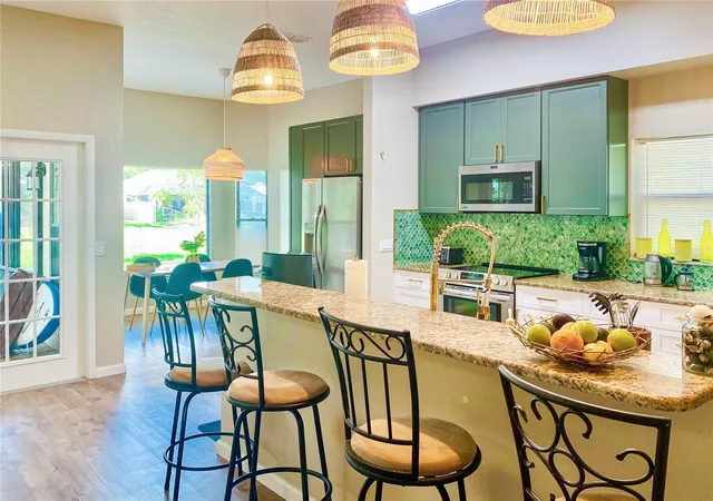 3rd image of 4907 82Nd Pl E, Sarasota, FL 34243 | MLS# A4699515