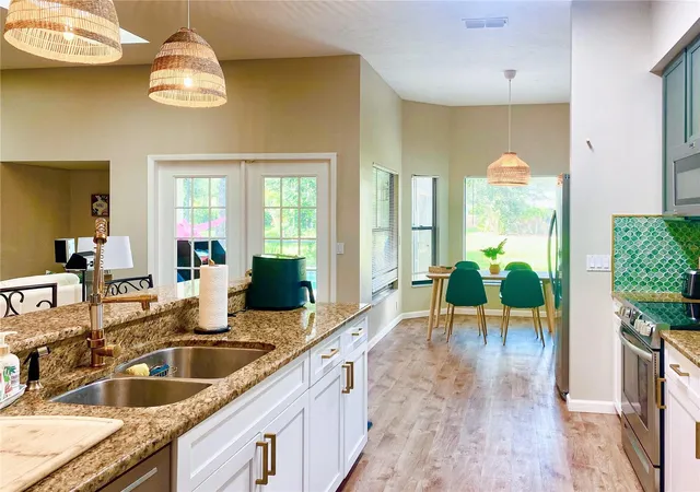 5th image of 4907 82Nd Pl E, Sarasota, FL 34243 | MLS# A4699515