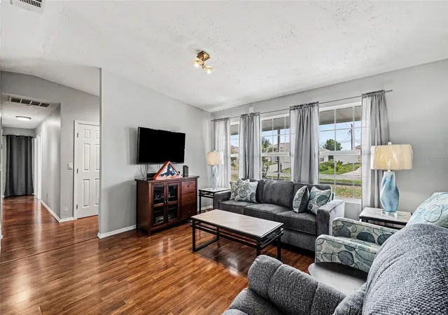 4th image of 316 Sw 19Th Ter, Cape Coral, FL 33991 | MLS# A4699517