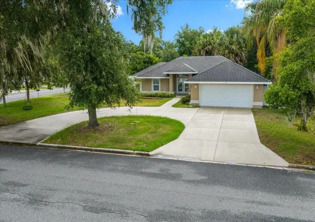 1st image of 60 Owens St, Umatilla, FL 32784 | MLS# G5114849