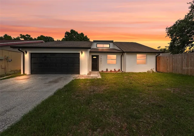 Homes for sale in Tampa, FL | 7901 Timberlane West Dr, Tampa, FL 33615 | MLS# TB8527527