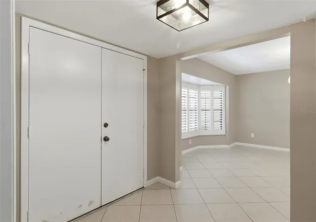 3rd image of 302 Bloomingfield Dr, Brandon, FL 33511 | MLS# TB8527541