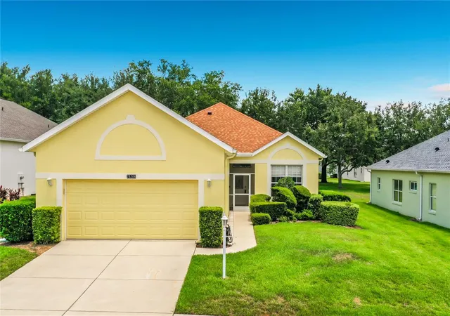Homes for sale in Leesburg, FL | 25206 Ormond Ct, Leesburg, FL 34748 | MLS# G5114850