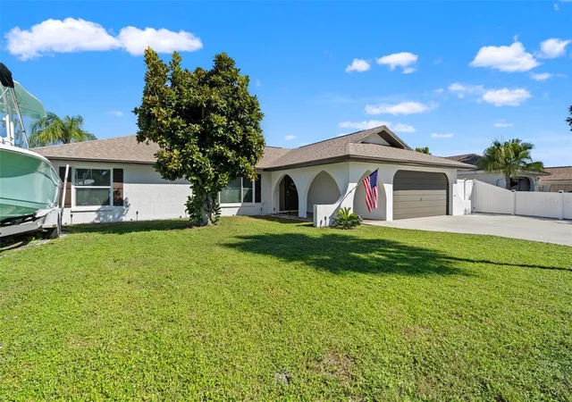 Single family home for sale at 6020 10th Avenue W, BRADENTON, FL 34209 | MLS# A4699524