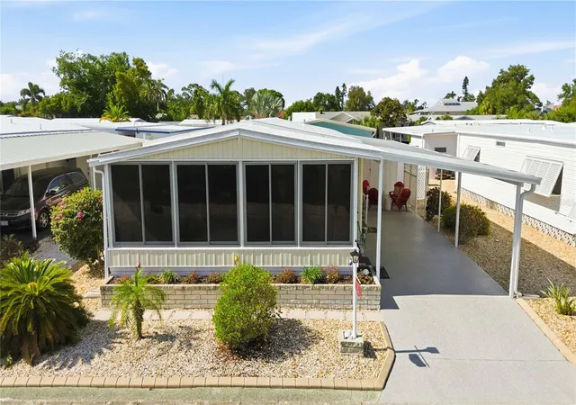 2nd image of 2107 Palma Sola Blvd #10, Bradenton, FL 34209 | MLS# D6148027