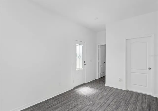 Photo 5 of Townhouse for sale at 568 Bay Leaf Dr, Kissimmee, FL 34759 | MLS# O6423754 | Listing updated on 2026-07-10