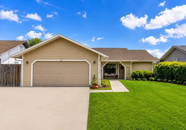 Homes for sale in Orlando, FL | 10135 Chesham Dr, Orlando, FL 32817 | MLS# O6423757