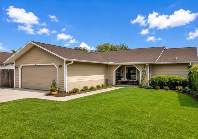 Homes for sale in Orlando, FL | 10135 Chesham Dr, Orlando, FL 32817 | MLS# O6423757