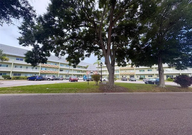 Homes for sale in Clearwater, FL | 2459 Columbia Dr #69, Clearwater, FL 33763 | MLS# TB8527565