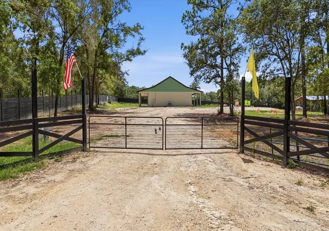 Homes for sale in Dunnellon, FL | 5970 W Inland, Dunnellon, FL 34433 | MLS# OM728172