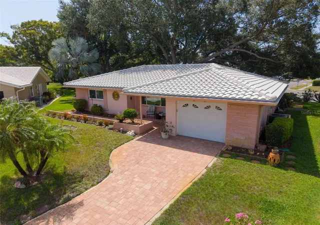 Photo 1 of Single family home for sale at 1520 Kenmore Ct, Palm Harbor, FL 34684 | MLS# TB8527579 | Listing updated on 2026-10-06