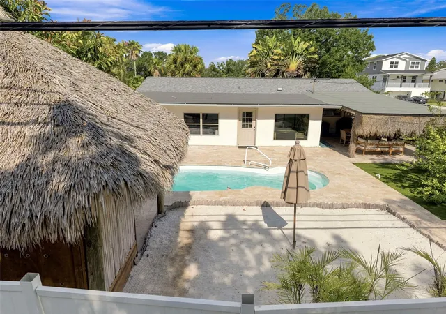 Photo 2 of Single Family Residence at 3947 Huntington St NE, Saint Petersburg, FL 33703 | MLS# TB8527580 | | Sold on 2026-10-19