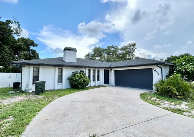 Photo 2 of Single family home for sale at 4633 Brooksdale Dr, Sarasota, FL 34232 | MLS# A4699532 | Listing updated on 2026-08-26