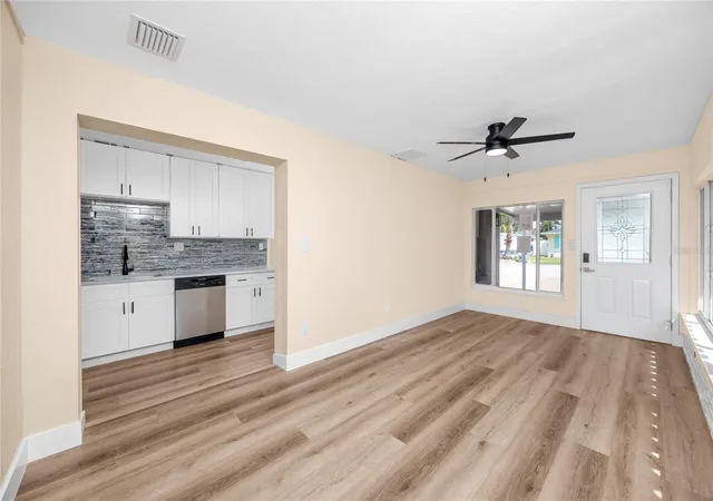 4th image of 504 79Th Ave, St Pete Beach, FL 33706 | MLS# TB8527591