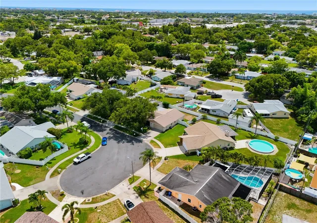 Homes for sale in Largo, FL | 12156 Meadowbrook Ln, Largo, FL 33774 | MLS# TB8527605