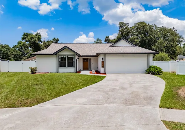 2nd image of 304 Scarlet Oak Ct, Seffner, FL 33584 | MLS# TB8527606