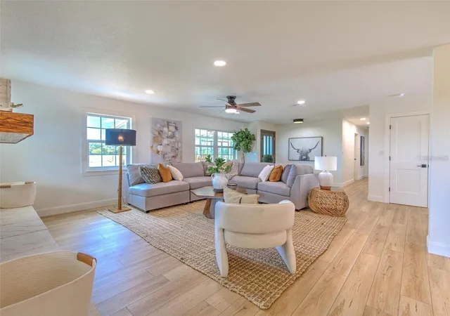 Photo 3 of Single family home for sale at 4608 Holbrook Rd, Plant City, FL 33565 | MLS# TB8527608 | Listing updated on 2026-08-27