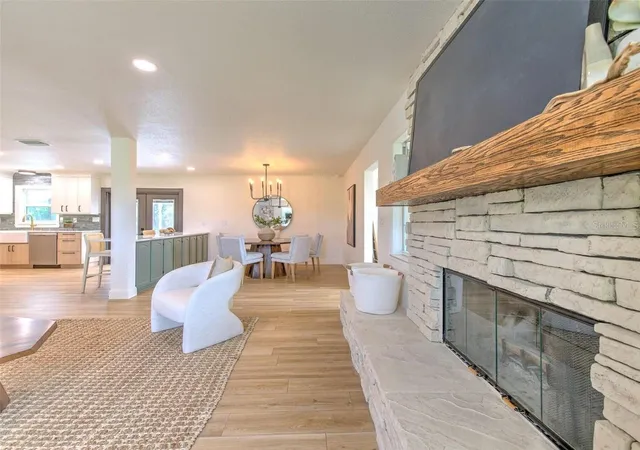 Photo 3 of Single family home for sale at 4608 Holbrook Rd, Plant City, FL 33565 | MLS# TB8527608 | Listing updated on 2026-08-27