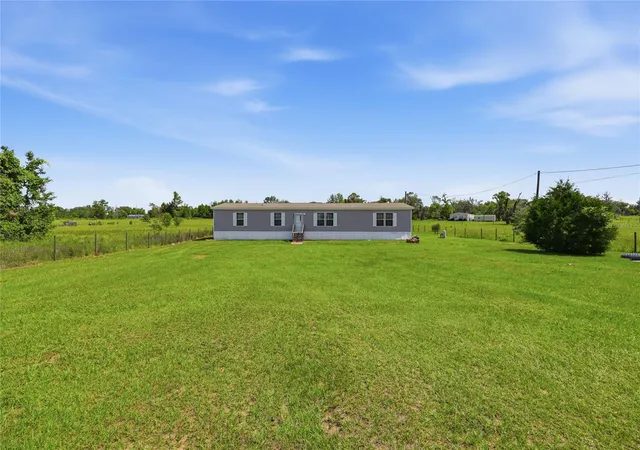 Photo 3 of Manufactured home for sale at 9831 Ne 100th Street, Archer, FL 32618 | MLS# GC541831 | Listing updated on 2026-08-02