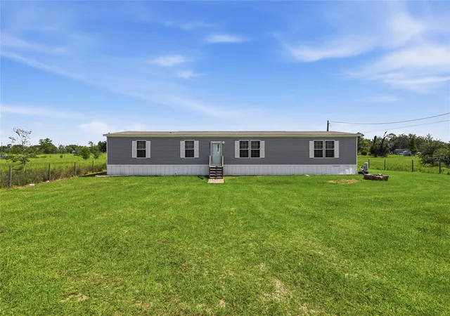 Photo 3 of Manufactured home for sale at 9831 NE 100th Street, Archer, FL 32618 | MLS# GC541831 | Listing updated on 2026-08-02