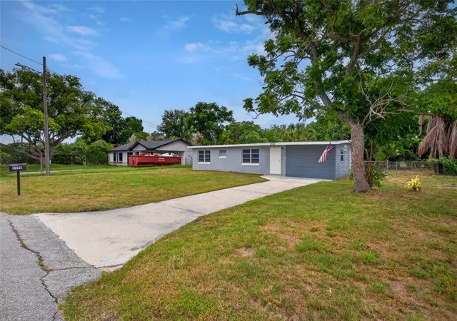 Photo 3 of Sale Pending at 2390 29th Street NW, Winter Haven, FL 33881 | MLS# TB8527635 | Listing updated on 2026-09-16