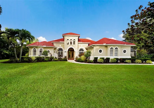 Photo 1 of Single family home for sale at 8122 Lone Tree Glen, Lakewood Ranch, FL 34202 | MLS# A4699545 | Listing updated on 2026-10-18