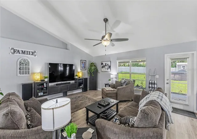 Homes for sale in Mulberry, FL | 2855 Blackwater Oaks Dr, Mulberry, FL 33860 | MLS# TB8527657