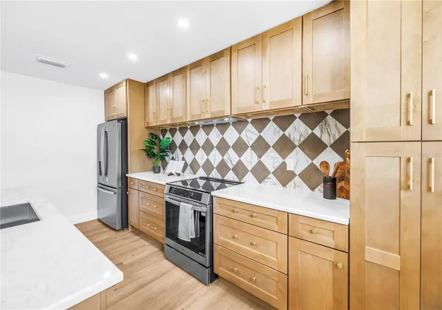 Photo 3 of Single family home for sale at 1221 36th Terrace N, Saint Petersburg, FL 33704 | MLS# TB8527662 | Listing updated on 2026-10-23