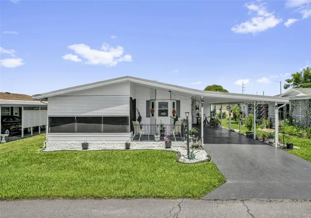 Manufactured home for sale at 6666 Briarhill Dr NE, WINTER HAVEN, FL 33881 | MLS# S5153400