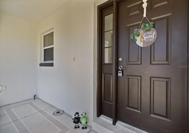 Photo 3 of Single family home for sale at 1012 Diego Ct, Lady Lake, FL 32159 | MLS# G5114861 | Listing updated on 2026-10-09