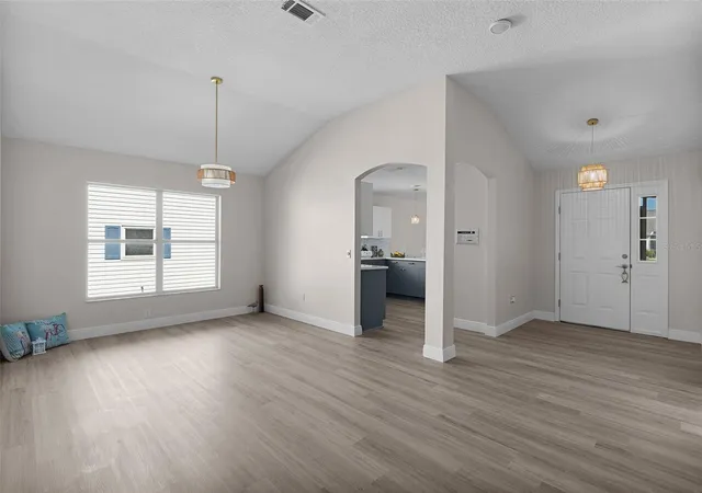 Photo 3 of Single family home for sale at 1012 Diego Ct, Lady Lake, FL 32159 | MLS# G5114861 | Listing updated on 2026-10-10