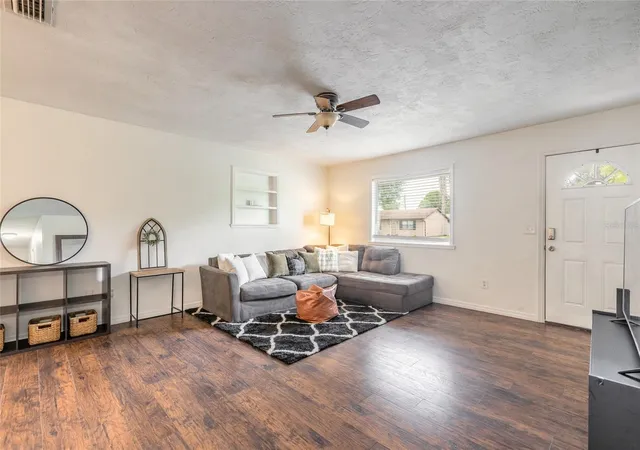 Homes for sale in Edgewater, FL | 3223 Umbrella Tree Dr, Edgewater, FL 32141 | MLS# NS1088694