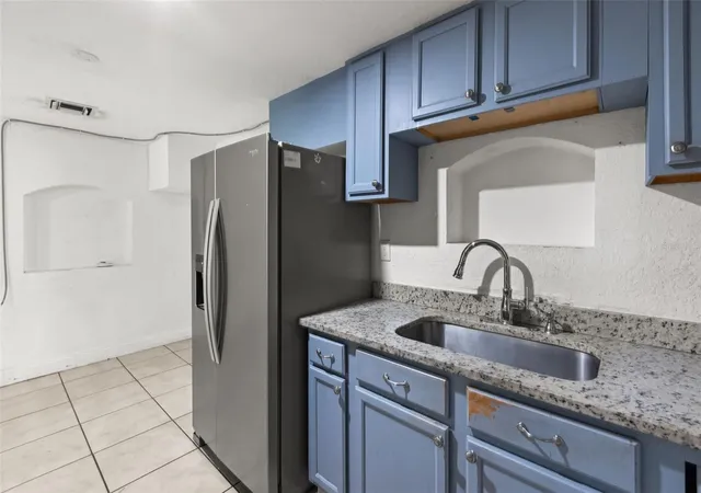 Photo 3 of Single family home for sale at 2617 S Laurel Ave, Sanford, FL 32773 | MLS# O6423828 | Listing updated on 2026-09-24